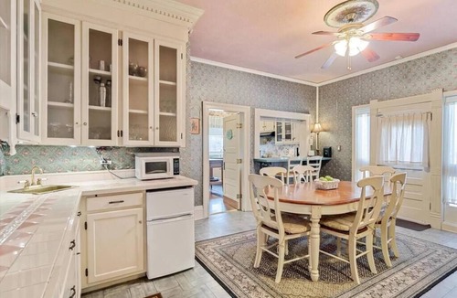 Bonham House | Granny Lou’s Attic at Four Winds