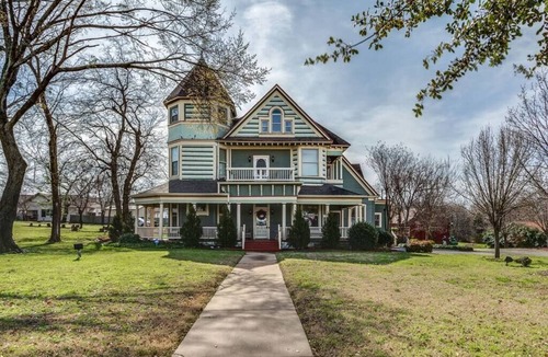 Bonham House | Granny Lou’s Attic at Four Winds