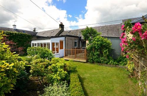 Newcastleton House | Granny’s Cottage