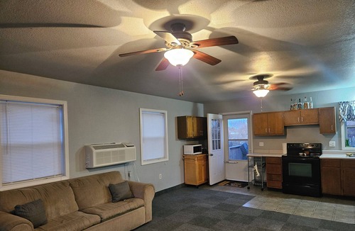 Grant City House | Grant City Rental- NIGHTLY RATE!