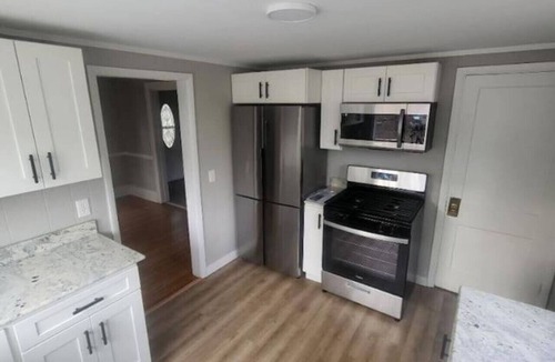 East Rochester House | Grant-Eligible Retreat & Gathering Home|Rochester