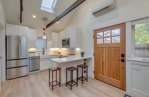 Hollywood District House | Grant Park Guest House