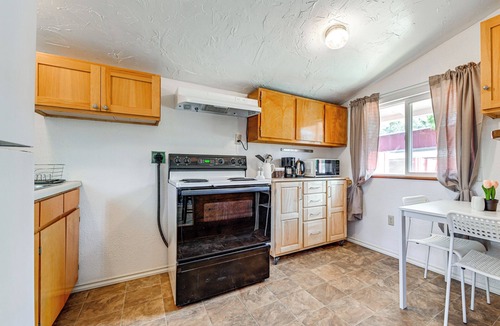 Grants Pass Cottage | Grants Pass Cottage ~ 8 Mi to Rogue River!