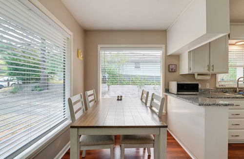 Grants Pass House | Grants Pass Getaway w/Expansive Deck!