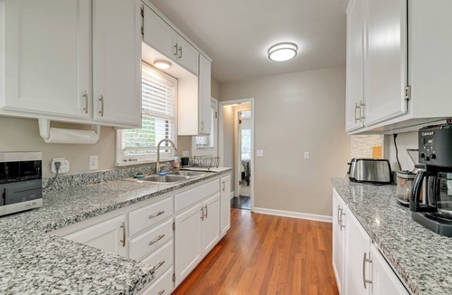 Grants Pass House | Grants Pass Getaway w/Expansive Deck!