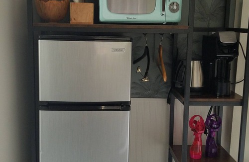 Murphy Cottage | Grants Pass Hillside Retreat w/View Mins from Everything