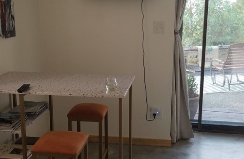 Murphy Cottage | Grants Pass Hillside Retreat w/View Mins from Everything