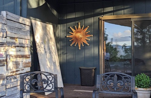 Murphy Cottage | Grants Pass Hillside Retreat w/View Mins from Everything