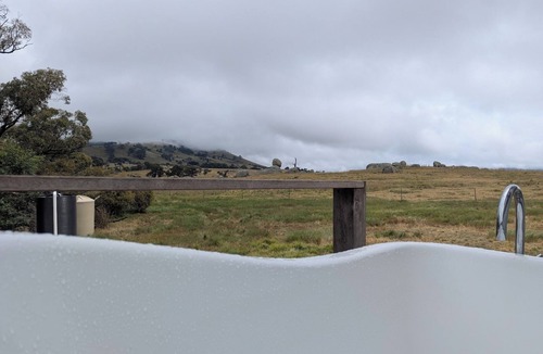 Nulla Vale Cabin | Granum - A unique tiny cabin on farmland