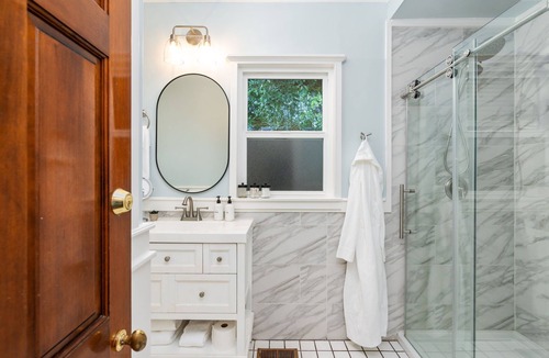 Lodi Bed & Breakfast | Grape Escape Inn & Suites