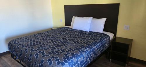 Lodi Hotel | Grapevine Inn