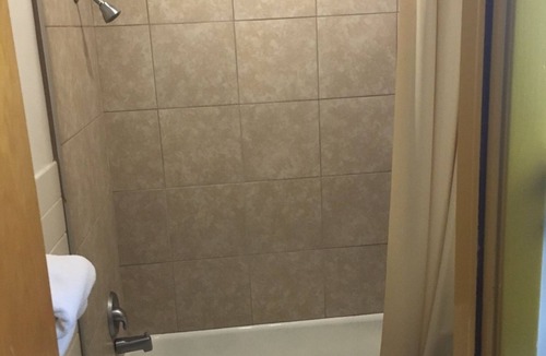 North East Hotel | Grapevine Inn