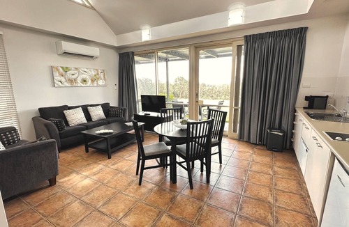 Pokolbin House | Grapevines Boutique Accommodation