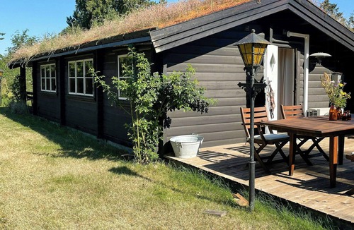 Vordingborg House | Grass-roofed cottage with fruit garden in Skaverup
