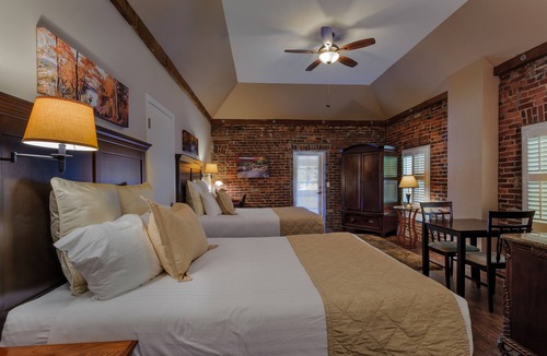 Grass Valley Hotel | Grass Valley Courtyard Suites