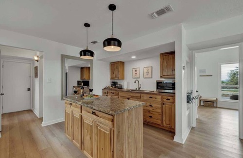 Johnson City House | Grasslands: Pool+Hot-Tub+Views on 290 Wine Trail!