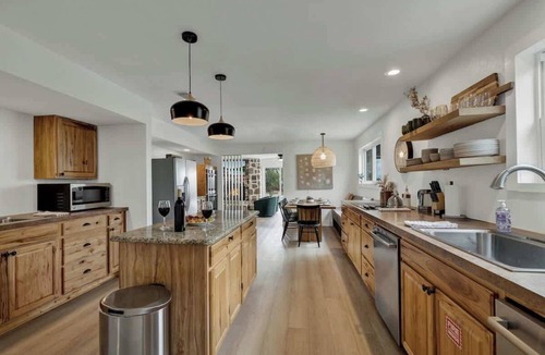 Johnson City House | Grasslands: Pool+Hot-Tub+Views on 290 Wine Trail!