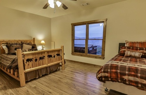 Chatsworth Cabin | Grassy Mountain View