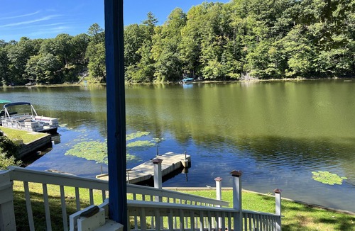 Maryland House | Grassy Waters- Charming cottage on Goodyear Lake, fire pit