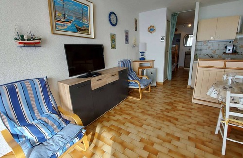 Le Grau-dʼAgde Apartment | GRAU D'AGDE: T2 cabin on the SEA FRONT