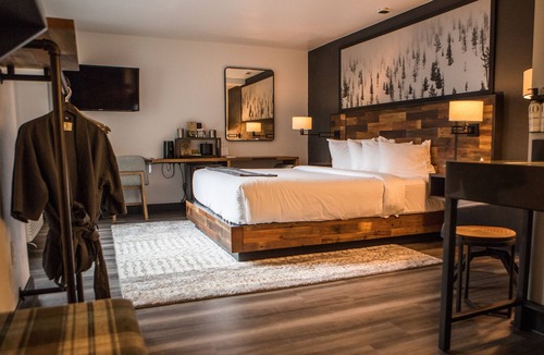 Peak 9 Hotel | Gravity Haus Breckenridge