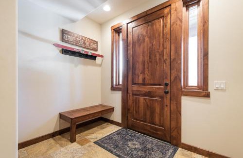 Stonegate House | Gray Bear 514