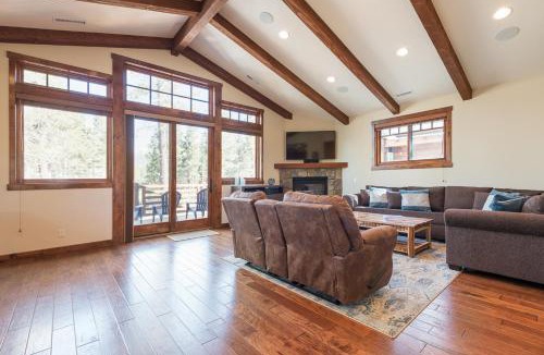 Stonegate House | Gray Bear 514