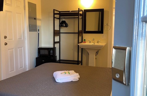 Picnic Point-North Lynnwood House | Gray Door at Lake Serene