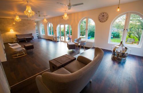 Cholderton Hotel | Gray Manor Hotel