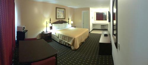 Marion Hotel | Gray Plaza Motel, Marion IL