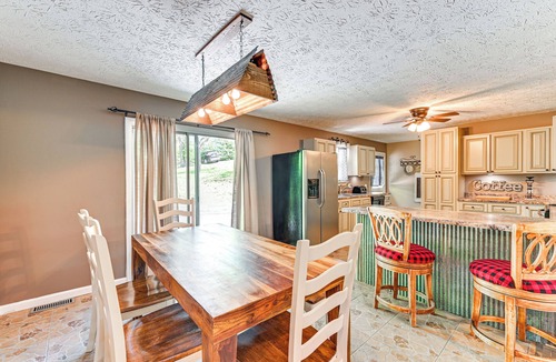 Gray House | Gray Vacation Rental w/Deck + Pond Access!