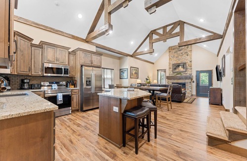 Hollister House | Gray Wolf Lodge-Private Saltwater Pool, Hot Tub