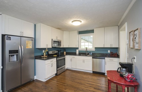 Madison House | Graycroft Luxe Retreat Spacious Group Stay