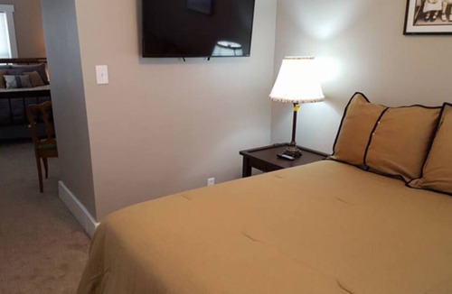 Fairbury Bed & Breakfast | Grayhouse Inn - Room #9
