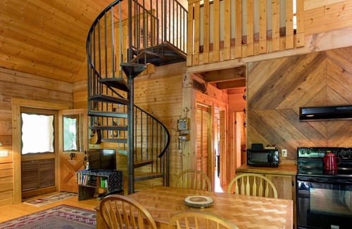 Mouth of Wilson Cabin | Grayson Highlands Park cabin peaceful