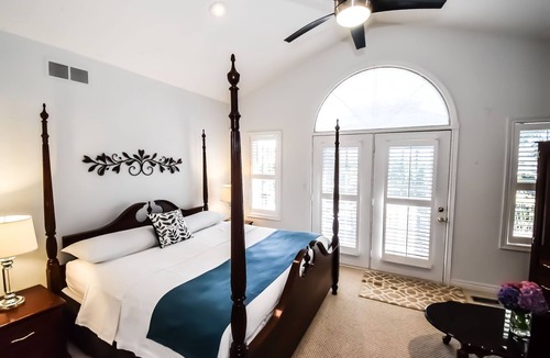 Historic Old Town Bed & Breakfast | Graystone Bed and Breakfast
