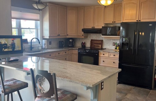 Lansdowne House | Graystone House-Now Renting For Summer 2026!