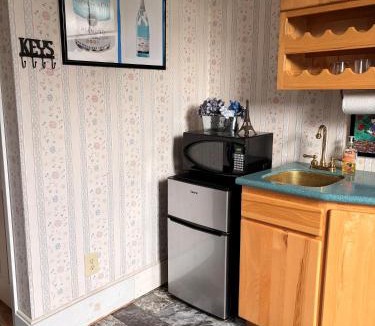 Albion Bed & Breakfast | Graystone Manor