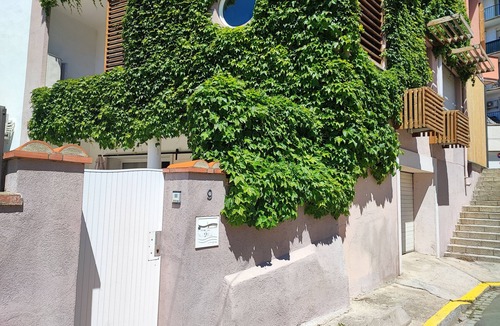 Saint-Martin Apartment | GRD STUDIO (35m2) GROUND FLOOR/NEW DECO WOOD CTRE 5MN ON FEET, BUS AT 1 EURO