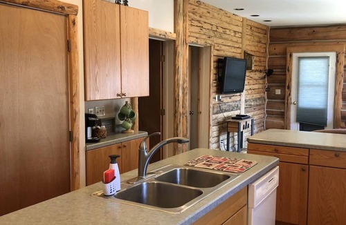 Cooke City-Silver Gate Apartment | Great 1 bedroom apartment in Cooke City