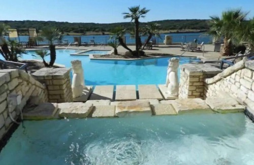 Highland Lake Estates Condo | Great 1 bedroom, Pool/Gym Great Lake Travis Views