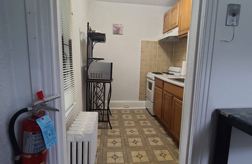 Germantown Apartment | Great 1BR Apt, Porch, Easy Parking & Access to Transit