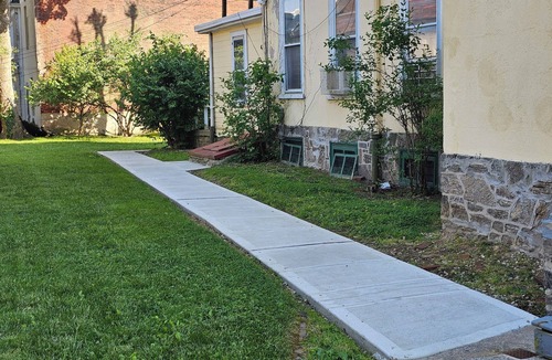 Germantown Apartment | Great 1BR Apt, Porch, Easy Parking & Access to Transit