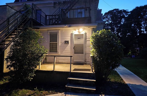 Germantown Apartment | Great 1BR Apt, Porch, Easy Parking & Access to Transit