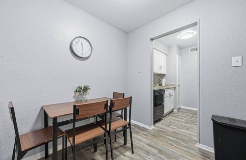 Southridge Apartment | Great 1BR Mid-Term Apartment
