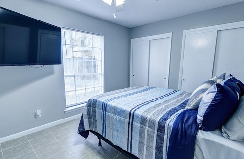 Hannon Park Condo | Great 2 and bedroom near downtown