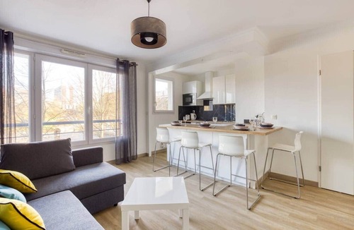 Center Apartment | Great 2 room apartment in Evry 35 mins from Paris