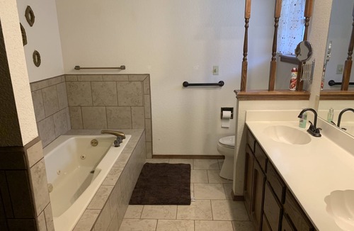 Alamogordo House | Great 3 Bedroom, 2 bath house near golf course with fully stocked kitchen
