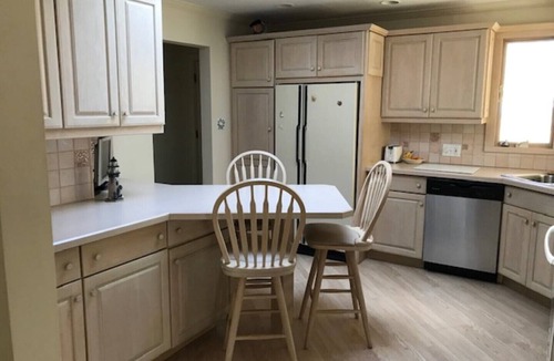 Madison House | Great 3BD/2BA Sunny Ranch with Private Beach and Large Yard