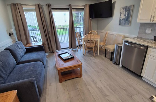 Folly Field Condo | Great amenities, CLEAN, Convenient - Completely renovated in 2026!